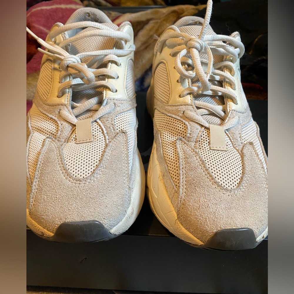 Yeezy 700 Analog